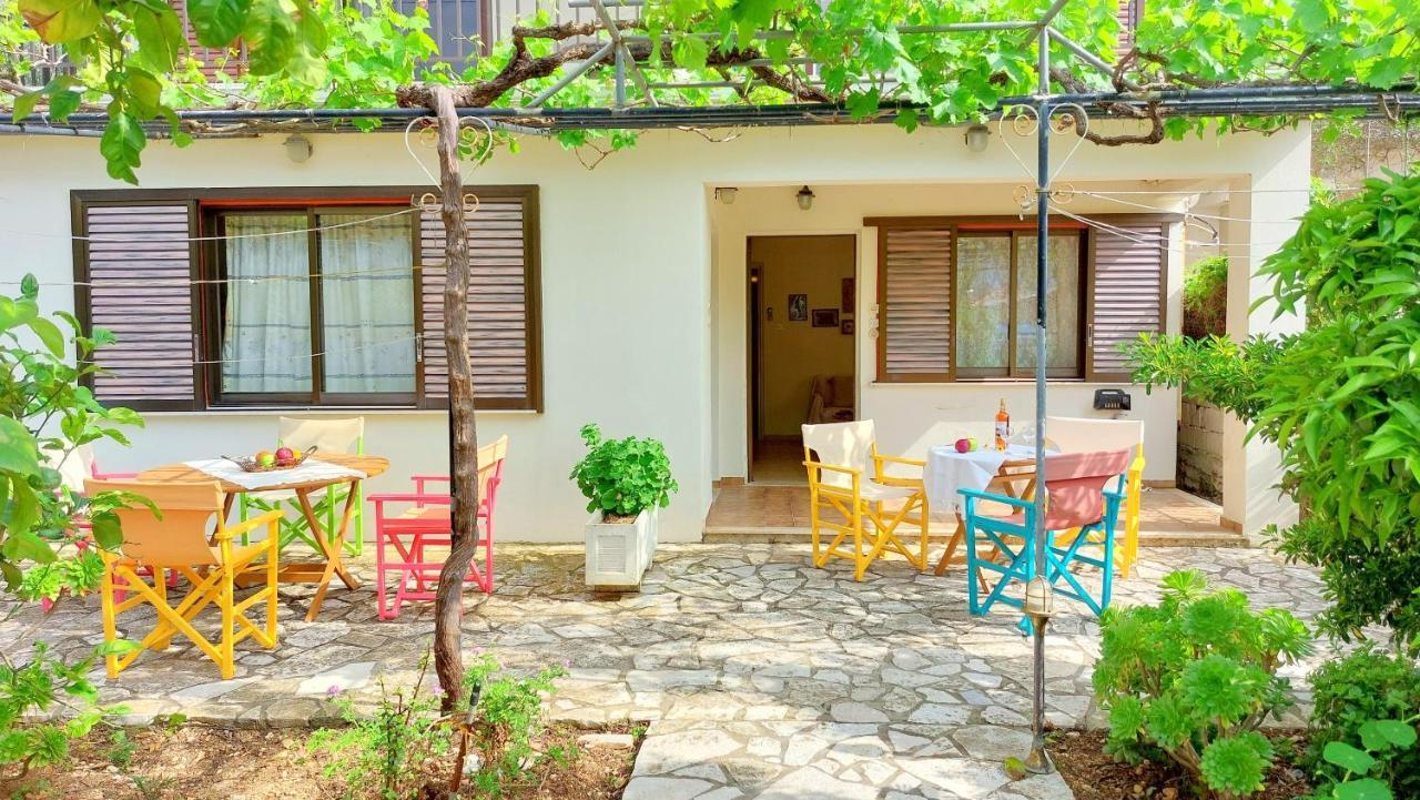 Lourantos Studios & Apartments Вати Екстериор снимка