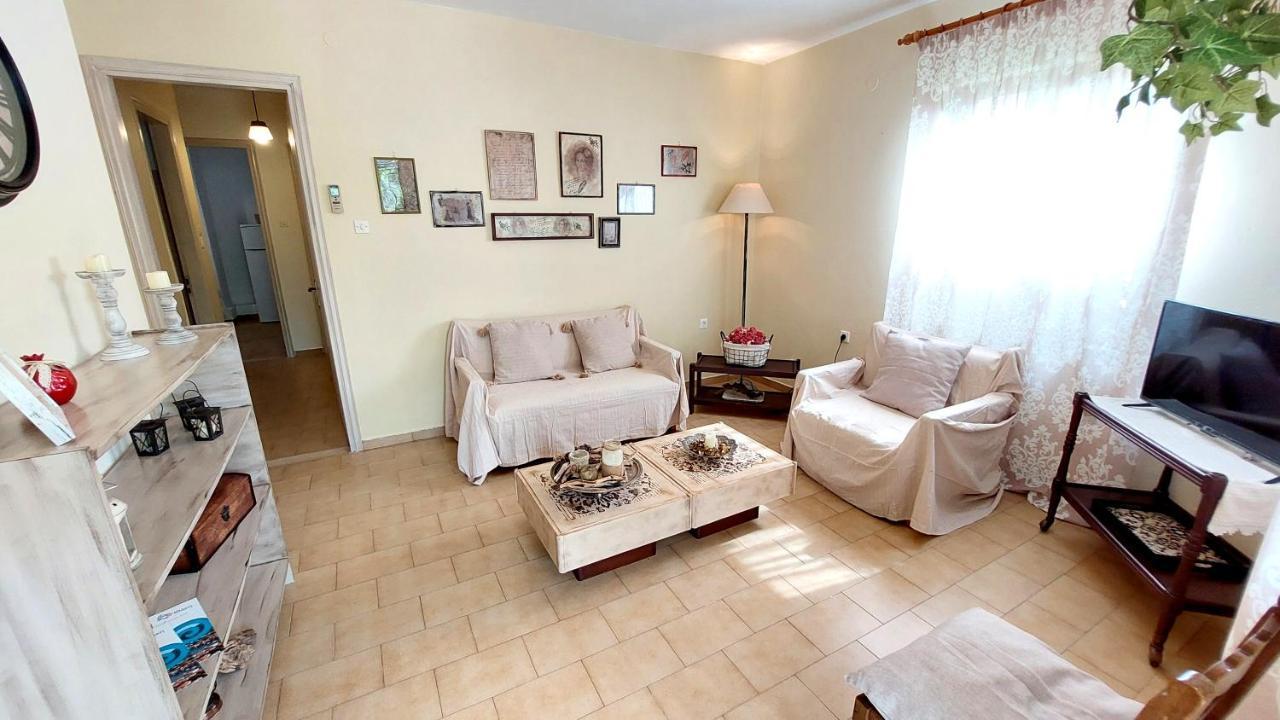Lourantos Studios & Apartments Вати Екстериор снимка