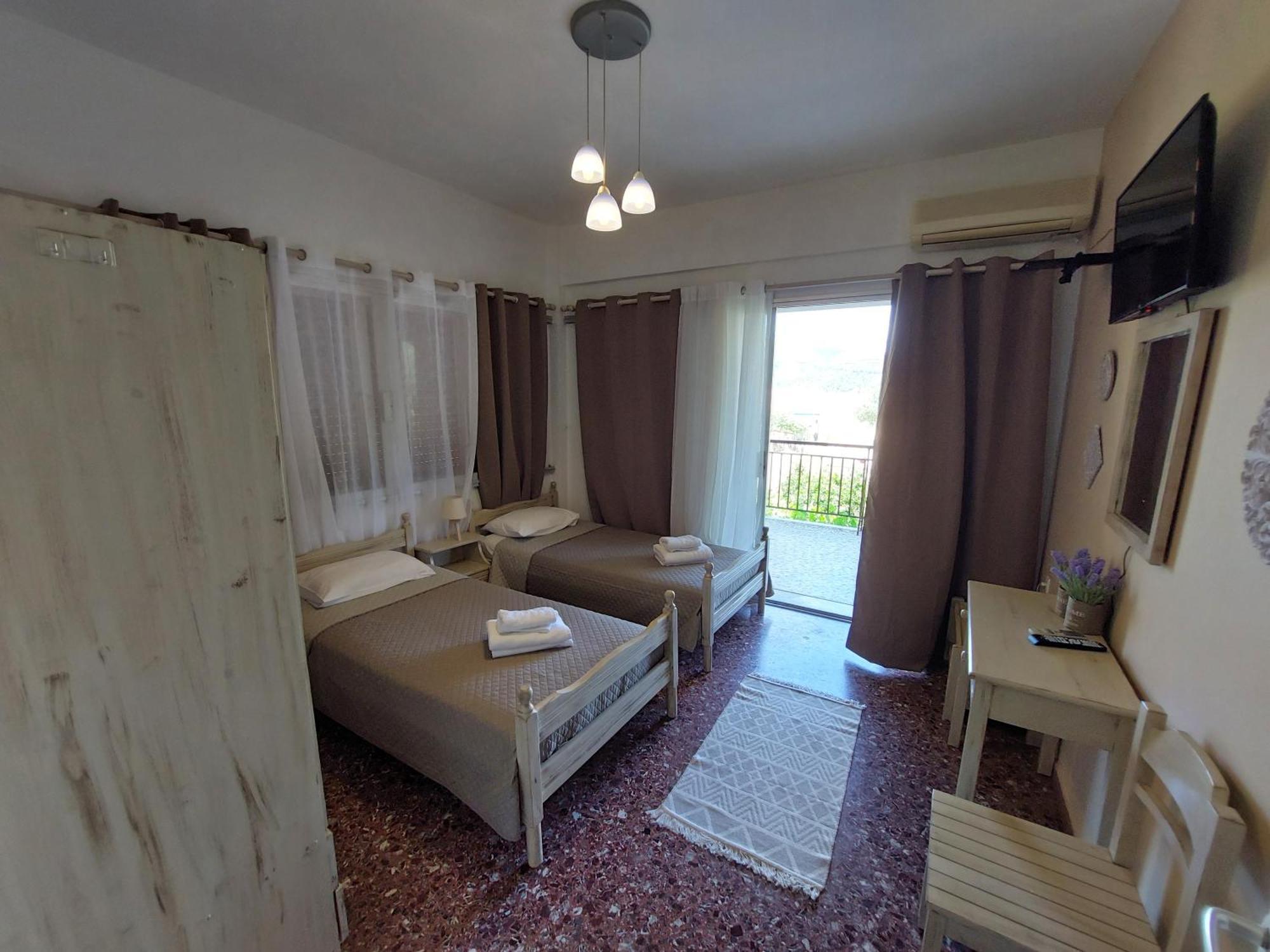 Lourantos Studios & Apartments Вати Екстериор снимка