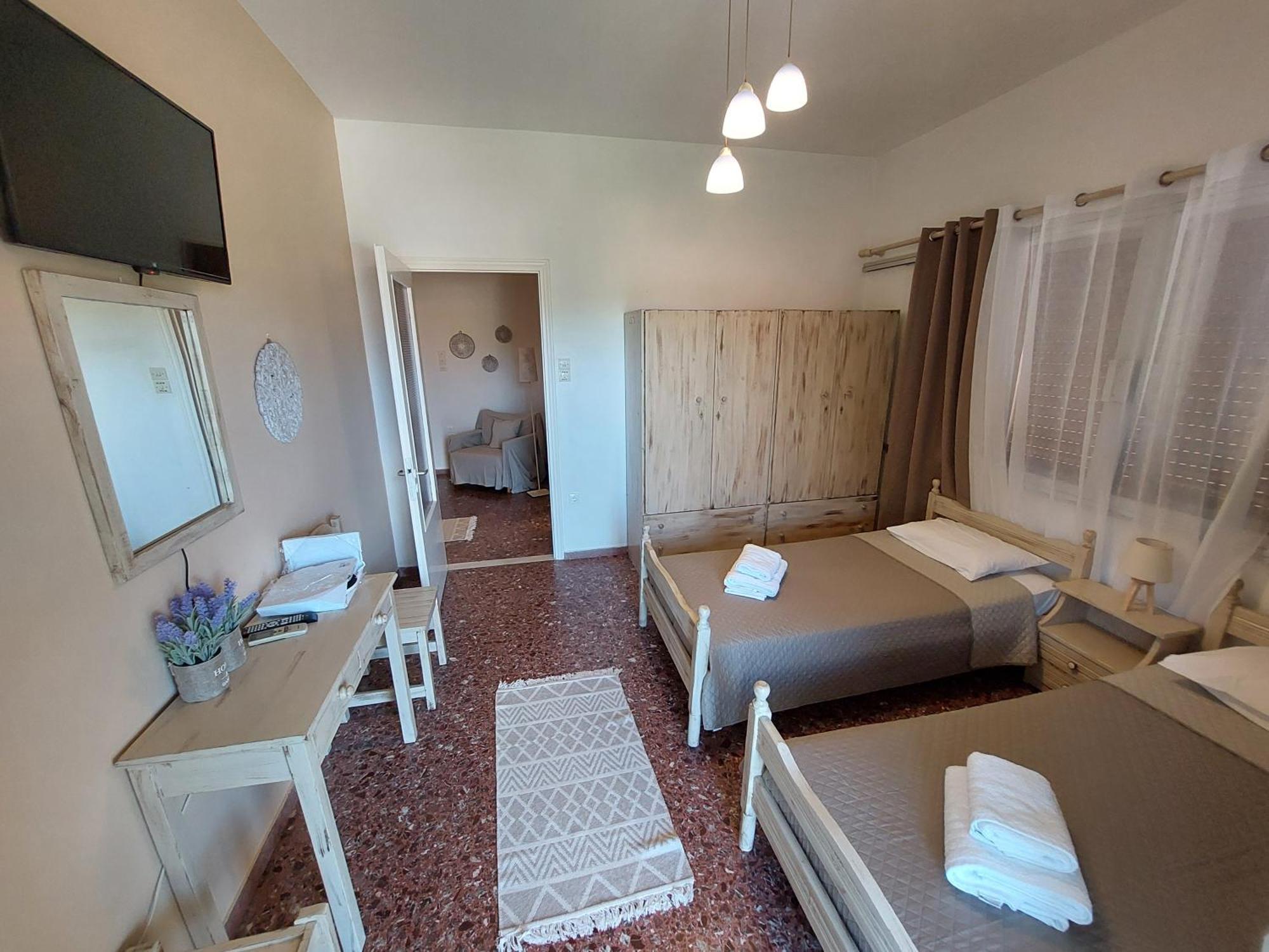 Lourantos Studios & Apartments Вати Екстериор снимка